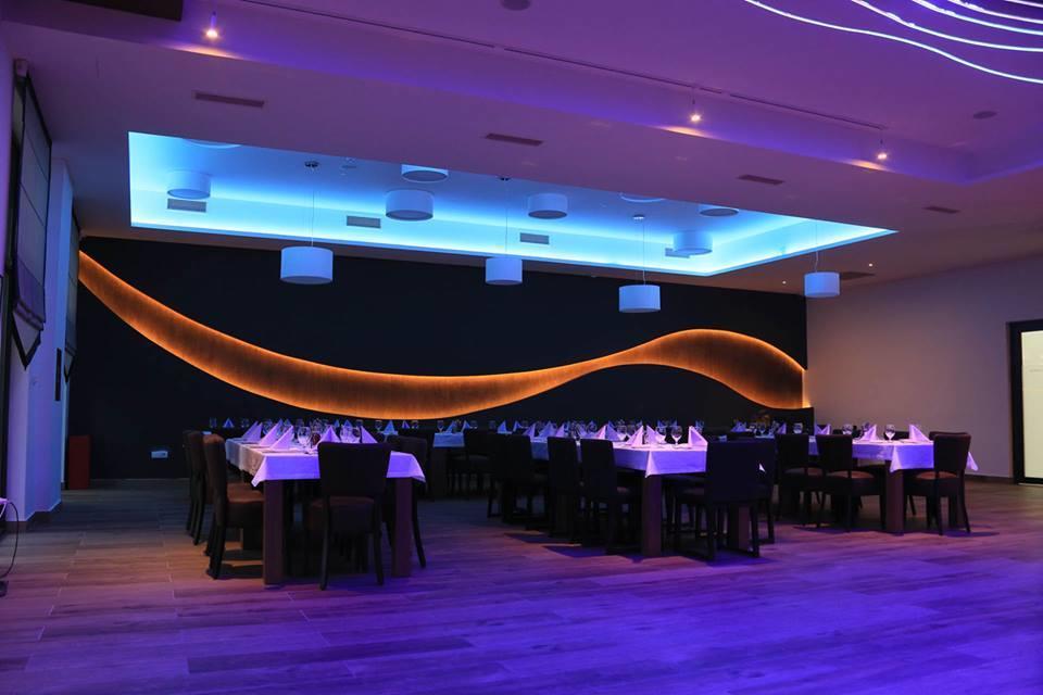 Hotel Crystal Pecinci Eksteriør bilde