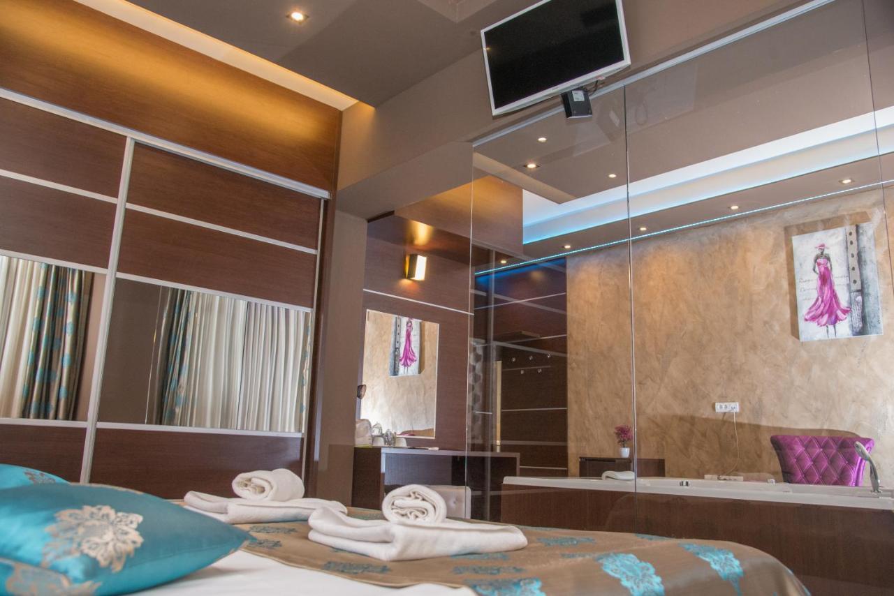 Hotel Crystal Pecinci Eksteriør bilde